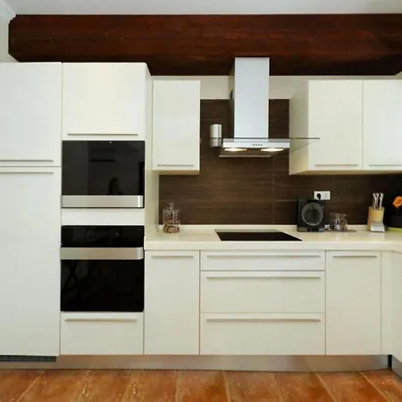Mirta - Three Bedroom With Terrace * Murter